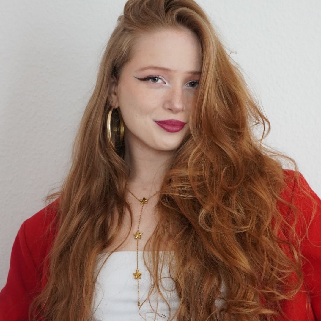 Die Geschichte von Mina camira